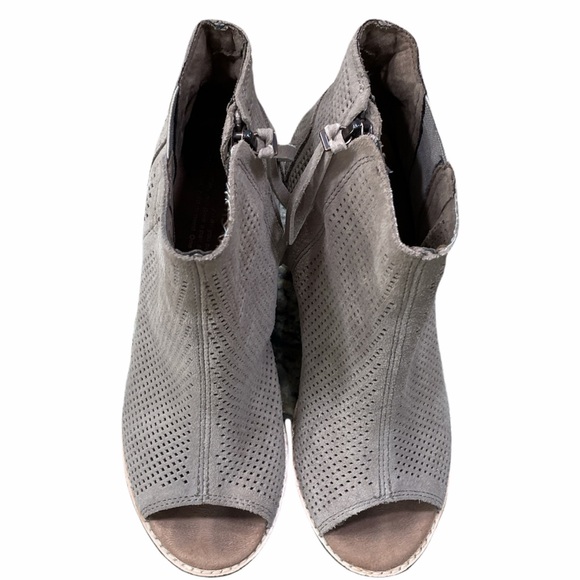 Toms Majorca Peep Toe Perf Mid-Calf Wedged Sandal - Picture 3 of 8